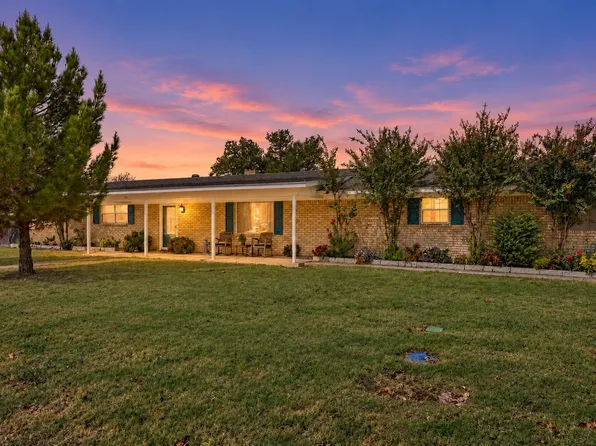 916 Preston Ln, Dublin, TX 76446