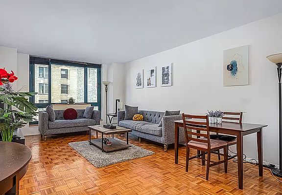 2nd image of 1 Irving Pl APT G9d