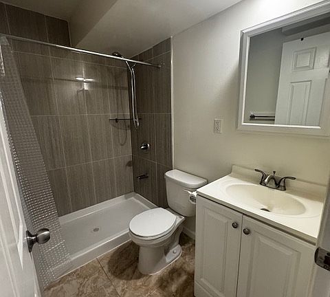 3rd image of 836 Templeton Ave Room A