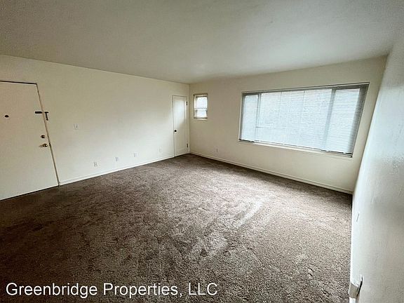 5th image of 729 SE 42nd Ave APT 3