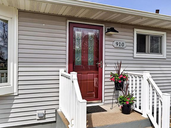 5th image of 910 16TH STREET SOUTH
