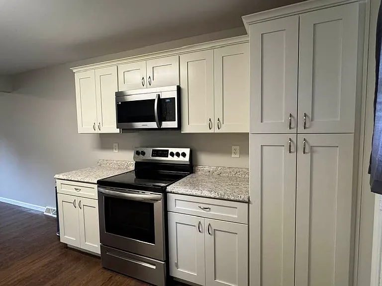 1095 Sunset Rd — Photo 4