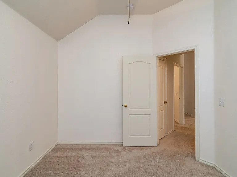 1621 Oak Brook Ln — Photo 27
