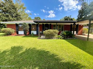 6225 Tennyson Dr, Ocean Springs, MS 39564