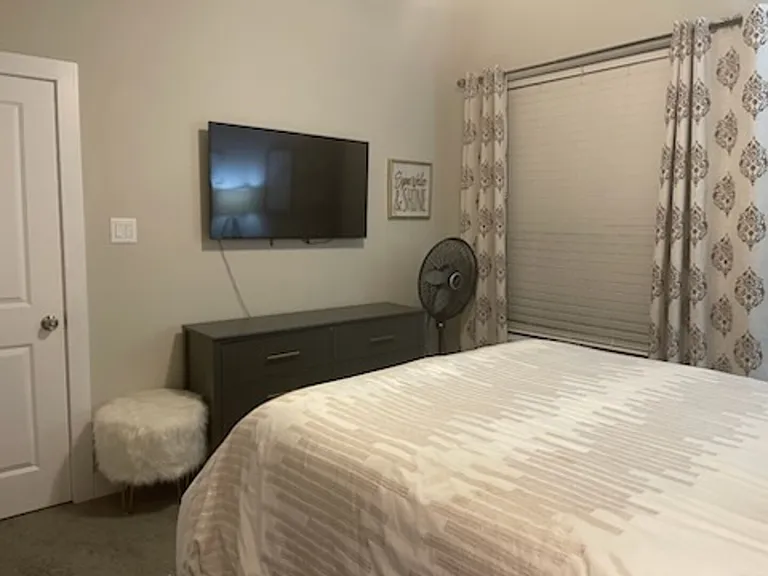 Pecan Grv — Photo 26