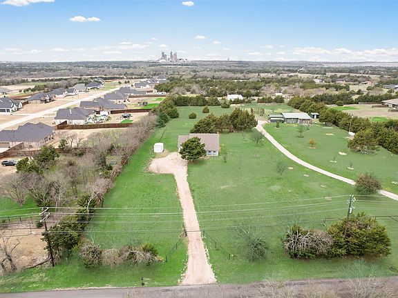 2nd image of 3111 N Walnut Grove Rd