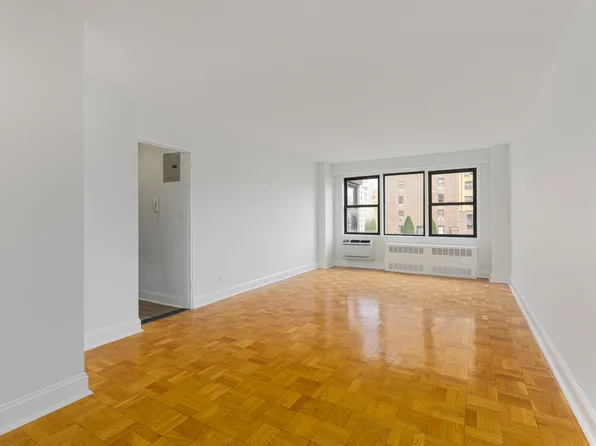 200 East 15th Street image 1 of 9