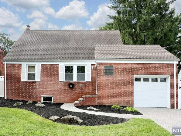 23 Dixon Ave, Dumont, NJ 07628