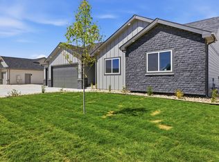 6570 Meadow Wind Way, Mills, WY 82604