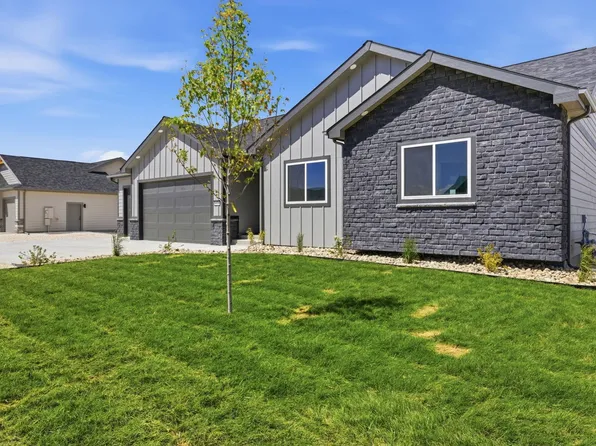 6570 Meadow Wind Way, Mills, WY 82604