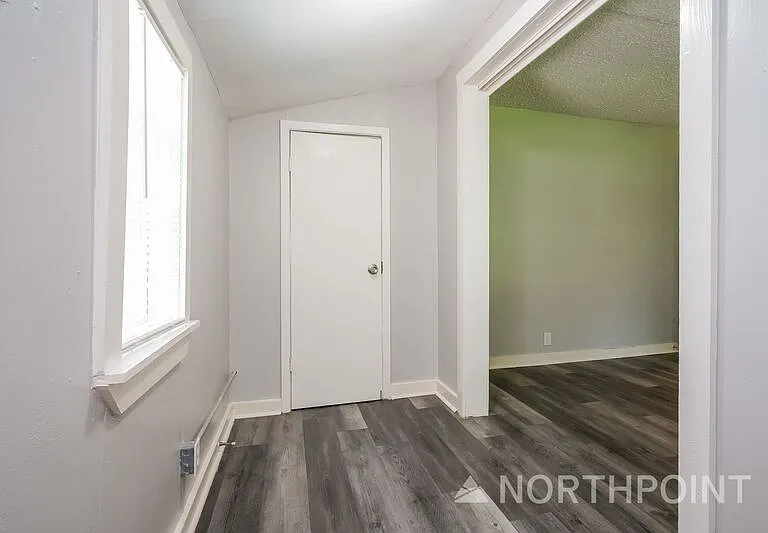 1211 Country Club Rd — Photo 14