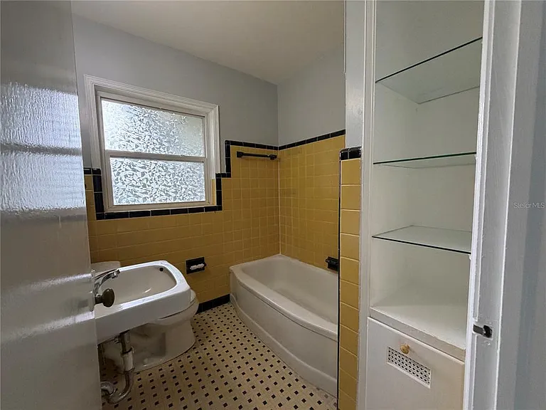 710 Winthrop Pl — Photo 15