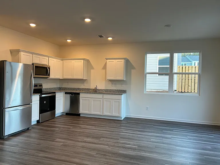 69 Rydal Way — Photo 4