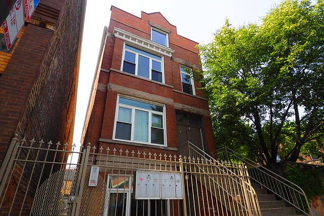 1st image of 1919 W Armitage Ave APT 3F