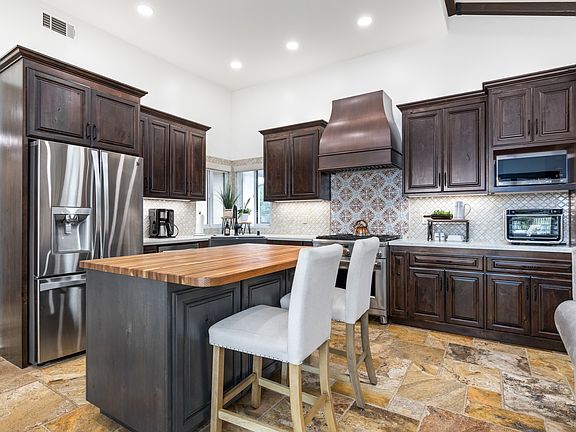 5th image of 680 Corral Pl