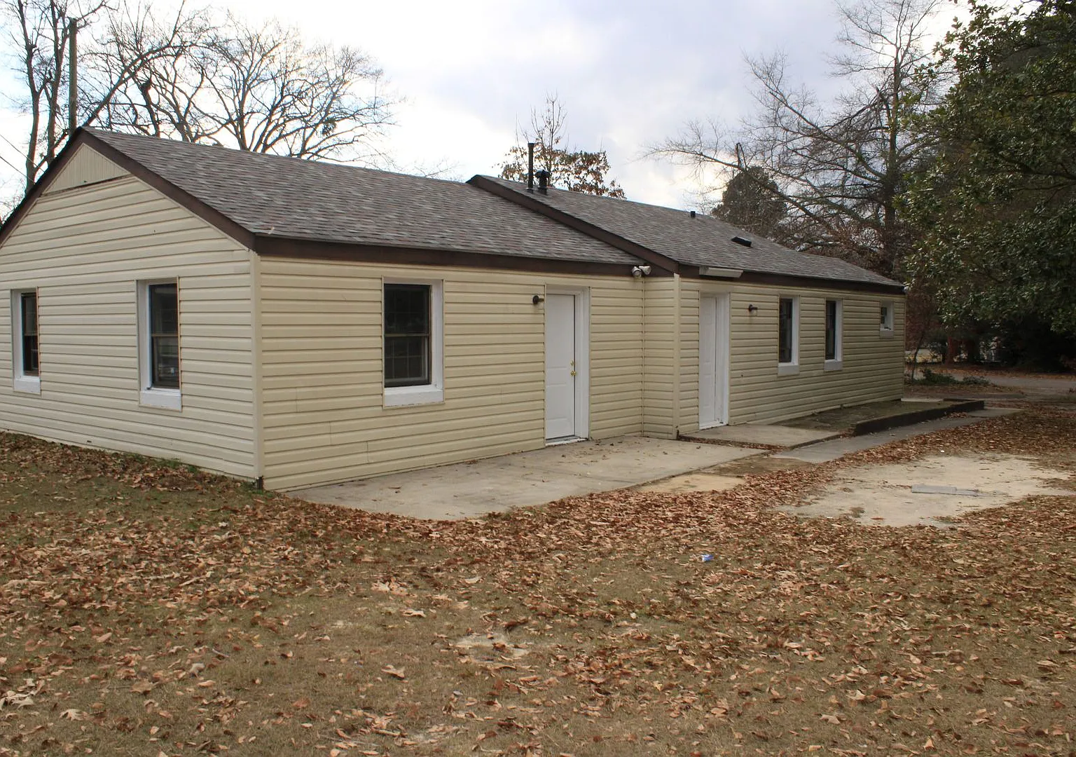 For Rent 3 Bedroom 2 Bath W/ Flex Space In South Aiken — Photo 1