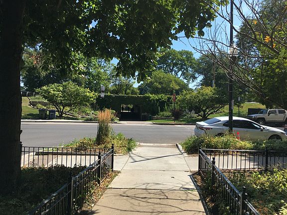 4th image of 701 W Buena Ave #1A