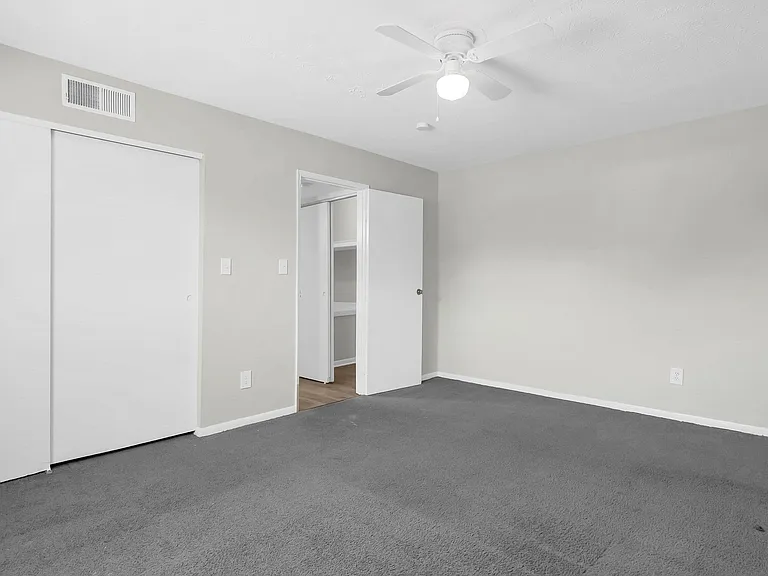 2405 Belcher Dr #B — Photo 13
