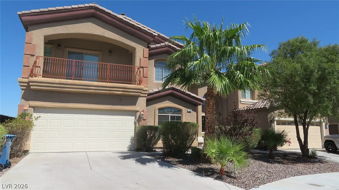 5 bed, 3.0 bath, 2304 sqft, $2,400 — Photo 1