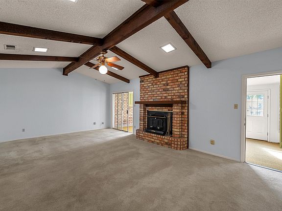 5th image of 219 Opal St