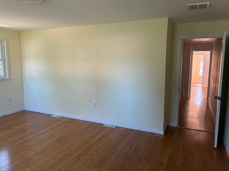 18 N Central Ave — Photo 11