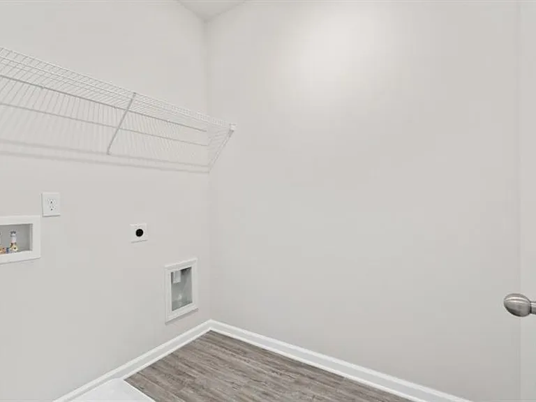 265 Dupont Dr — Photo 14