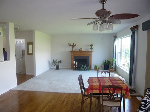 3rd image of 18137 Lisbon Dr