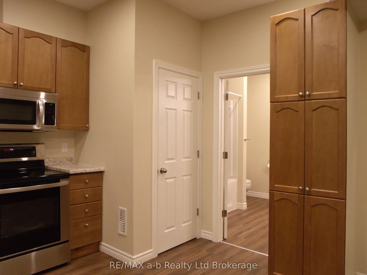 3 bed, $1,850 — Photo 4