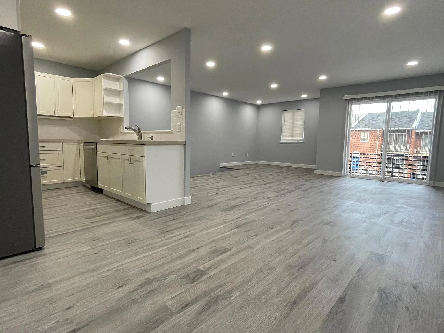 9144 Ellie Dr — Photo 4