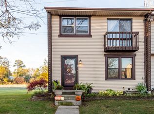 9 E Washington Ct, Plainfield, IL 60544