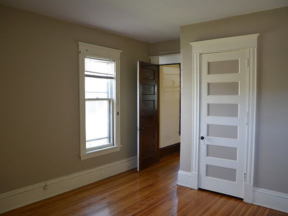 4th image of 711 W 28th St #208445