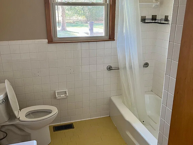 324 Old Dunbar Cave Rd — Photo 5