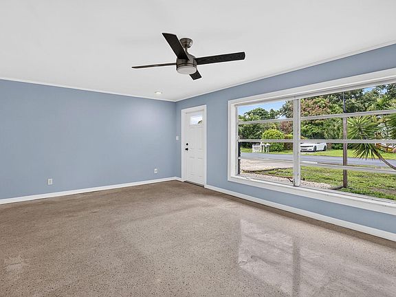 3rd image of 820 E 13TH Street