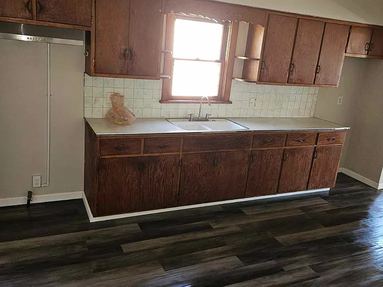 1756 Midland Ave — Photo 3