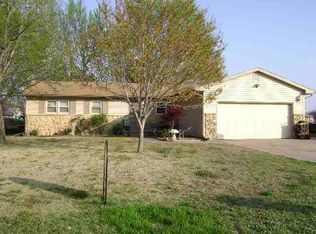 326 Peach Tree Ln, Haysville, KS 67060