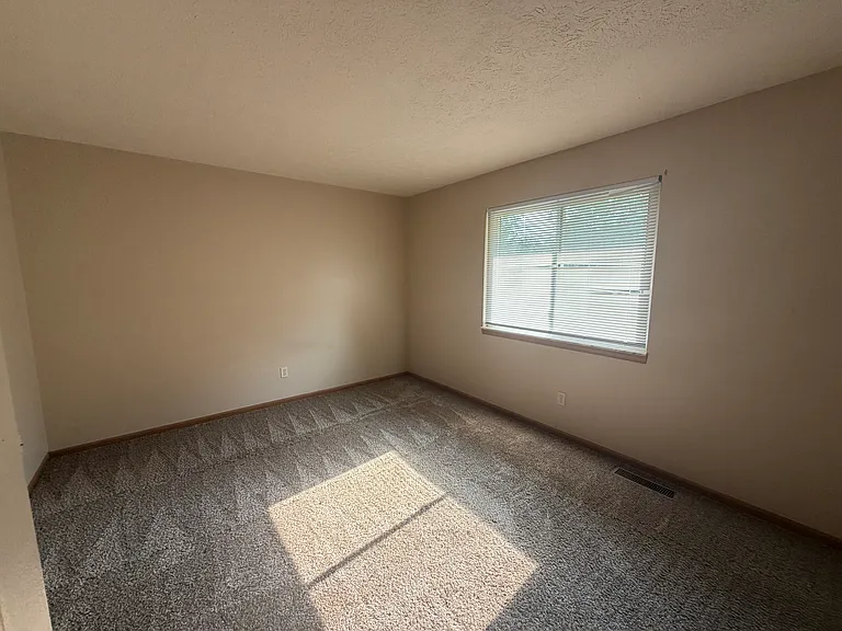 370 Lincoln St SW #D — Photo 16