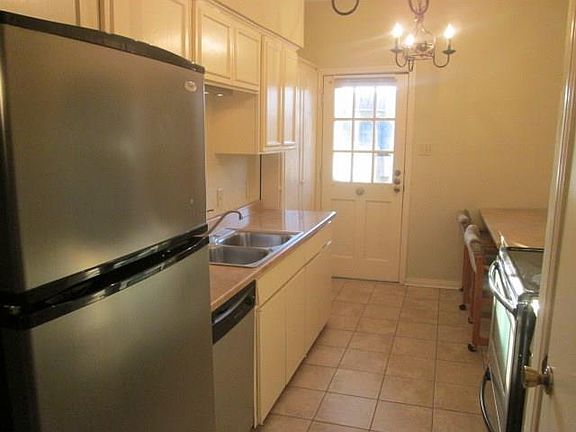 5th image of 4415 Bellaire Dr S APT 100S