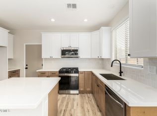 39912 N Thunder Hills Ln, Phoenix, AZ 85086