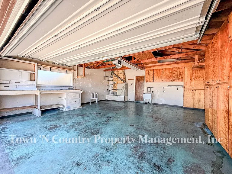 732 La Mesa Dr — Photo 18