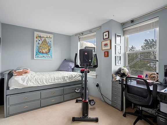 5th image of 113 Sumner St #32