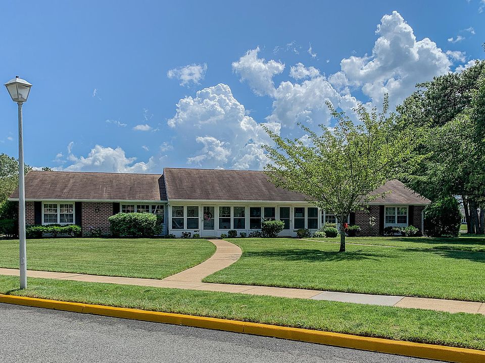 1st image of 845A Thornhill Ct #1001