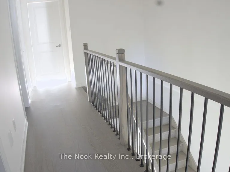 26 Louise Cres — Photo 16