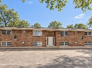 1007 8th St #2, Highland, IL 62249