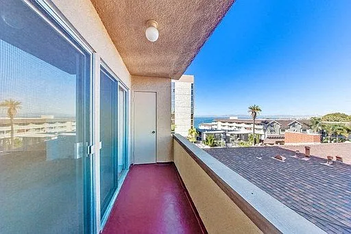 Seaview Apartments — Photo 11