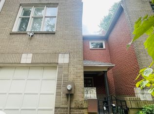 326 Settlers Ln, Charlotte, NC 28202