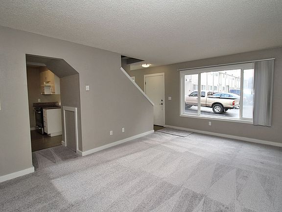 5th image of 9222 N Lombard St APT 25