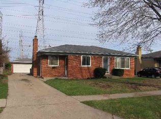 31386 Palomino Dr, Warren, MI 48093