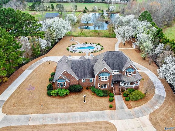 4th image of 540 Mill Rd