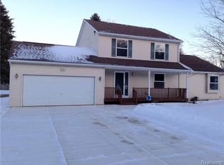 2987 Shirley St, Milford, MI 48380