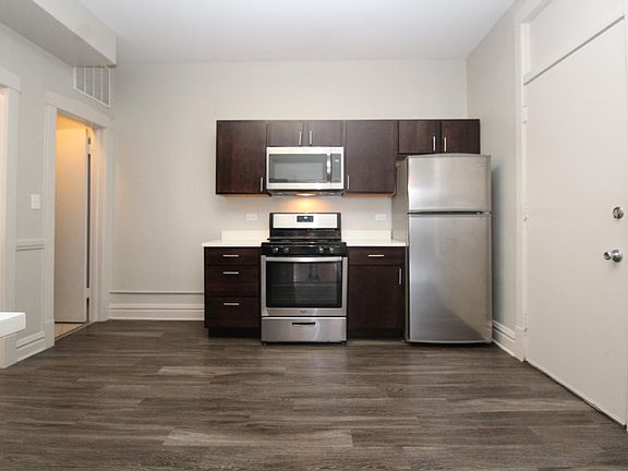 3rd image of 2548 N California Ave APT 3N